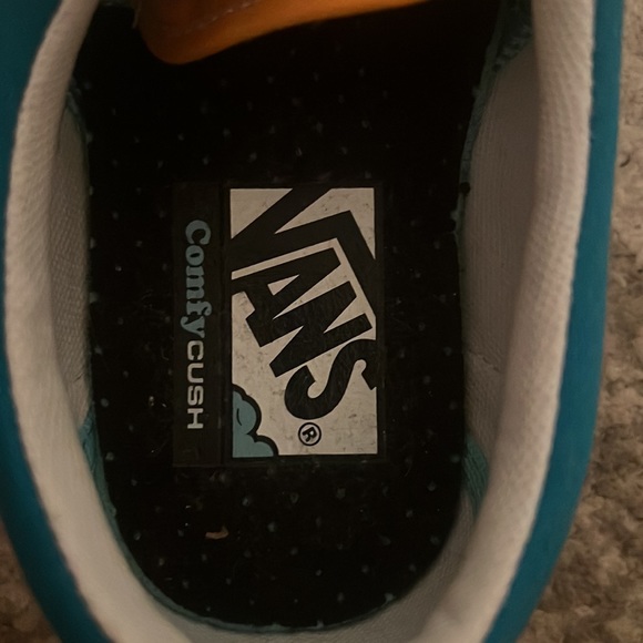Brand new vans - Picture 2 of 4